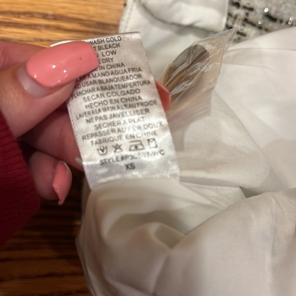 Robertson + Rodeo Woman’s Cream and Black Shorts Size XS - Picture 7 of 7